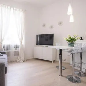 Apartment Brera Charming R&r, Milan