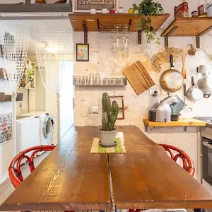 Apartment Bessy House, Near Fondazione Prada, Milan